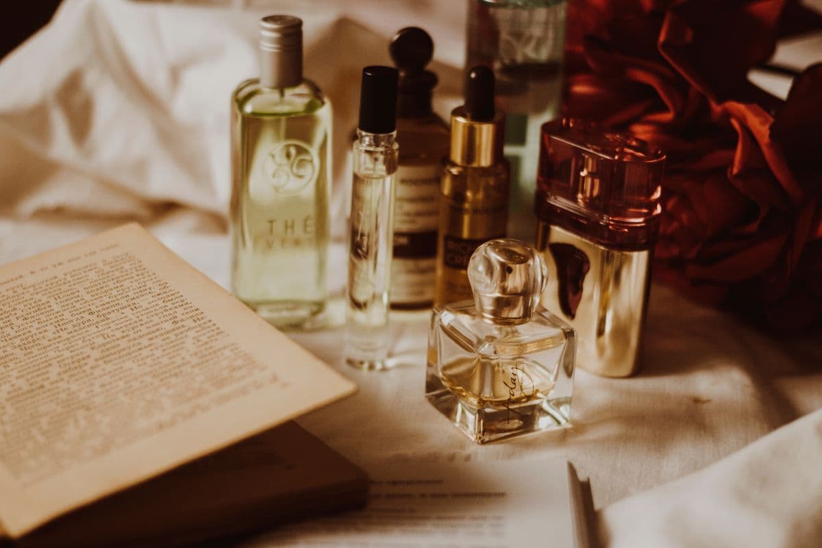 Deretan botol parfum