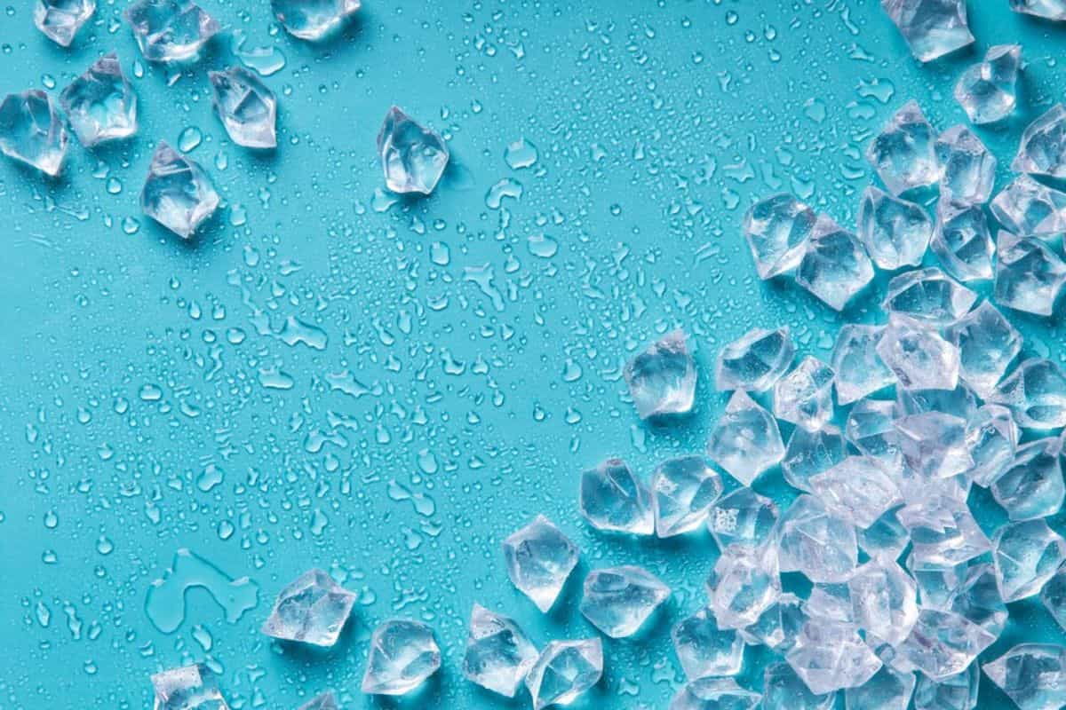 Tumpukan ice cubes