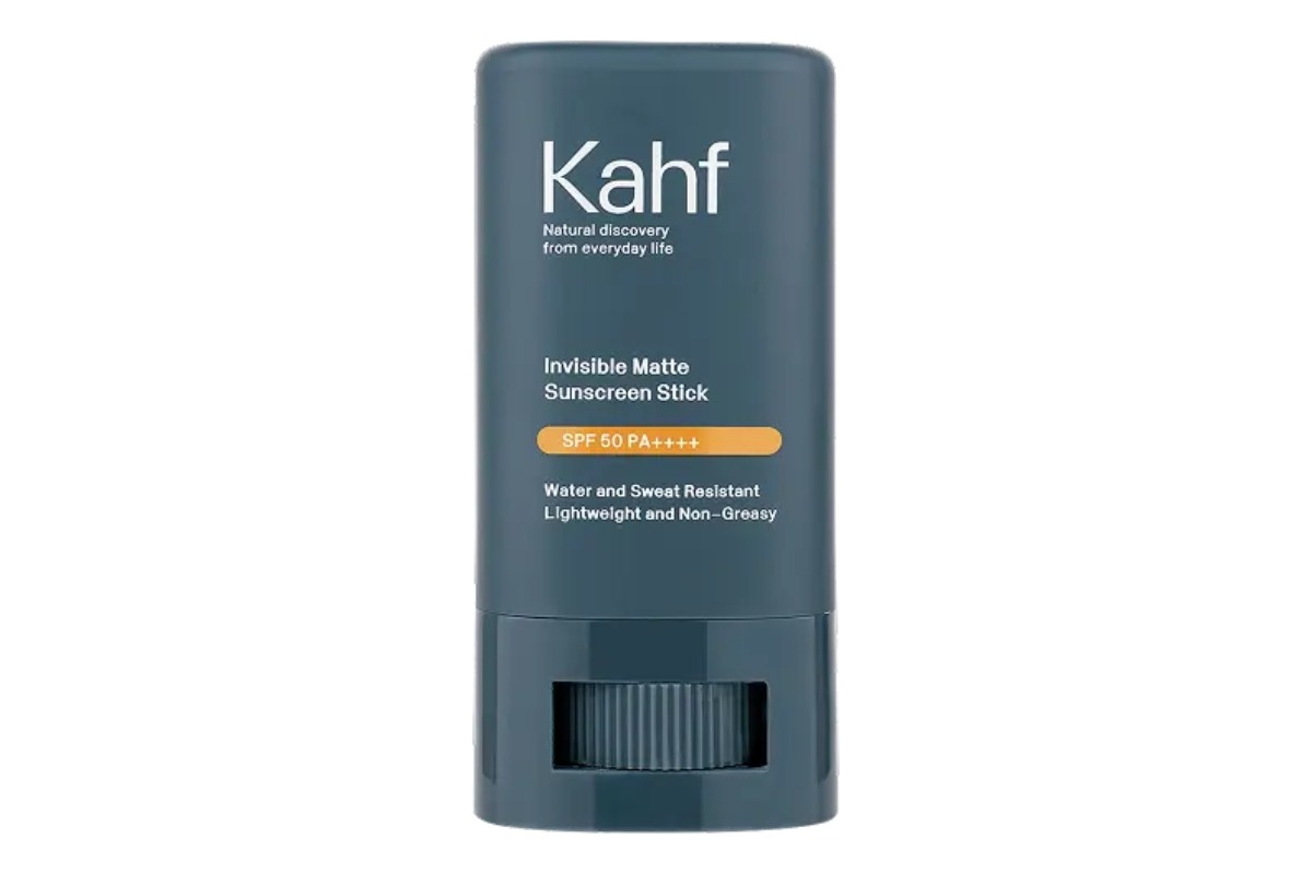 Kahf Invisible Matte Sunscreen Stick.