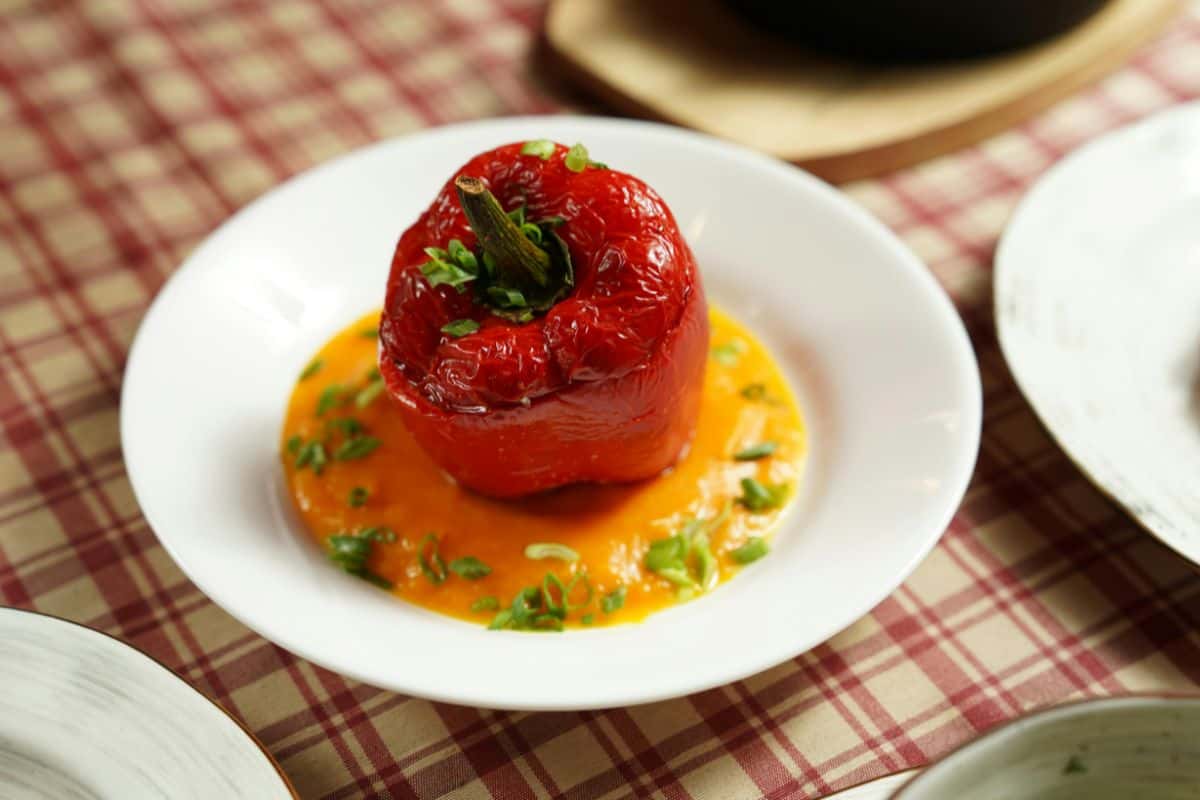 Paprika merah panggang dan telur